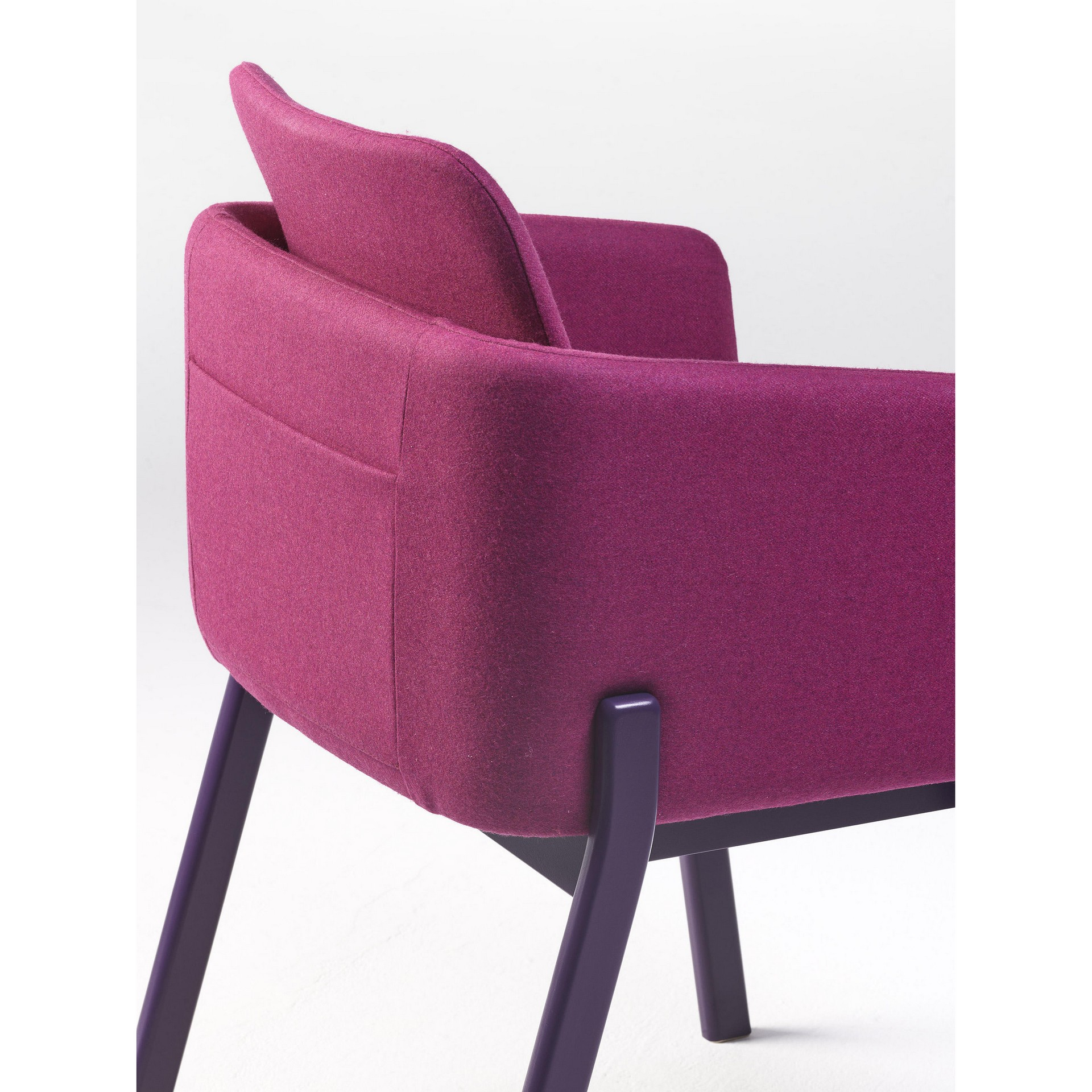 Upholstered wooden armchair B-Note