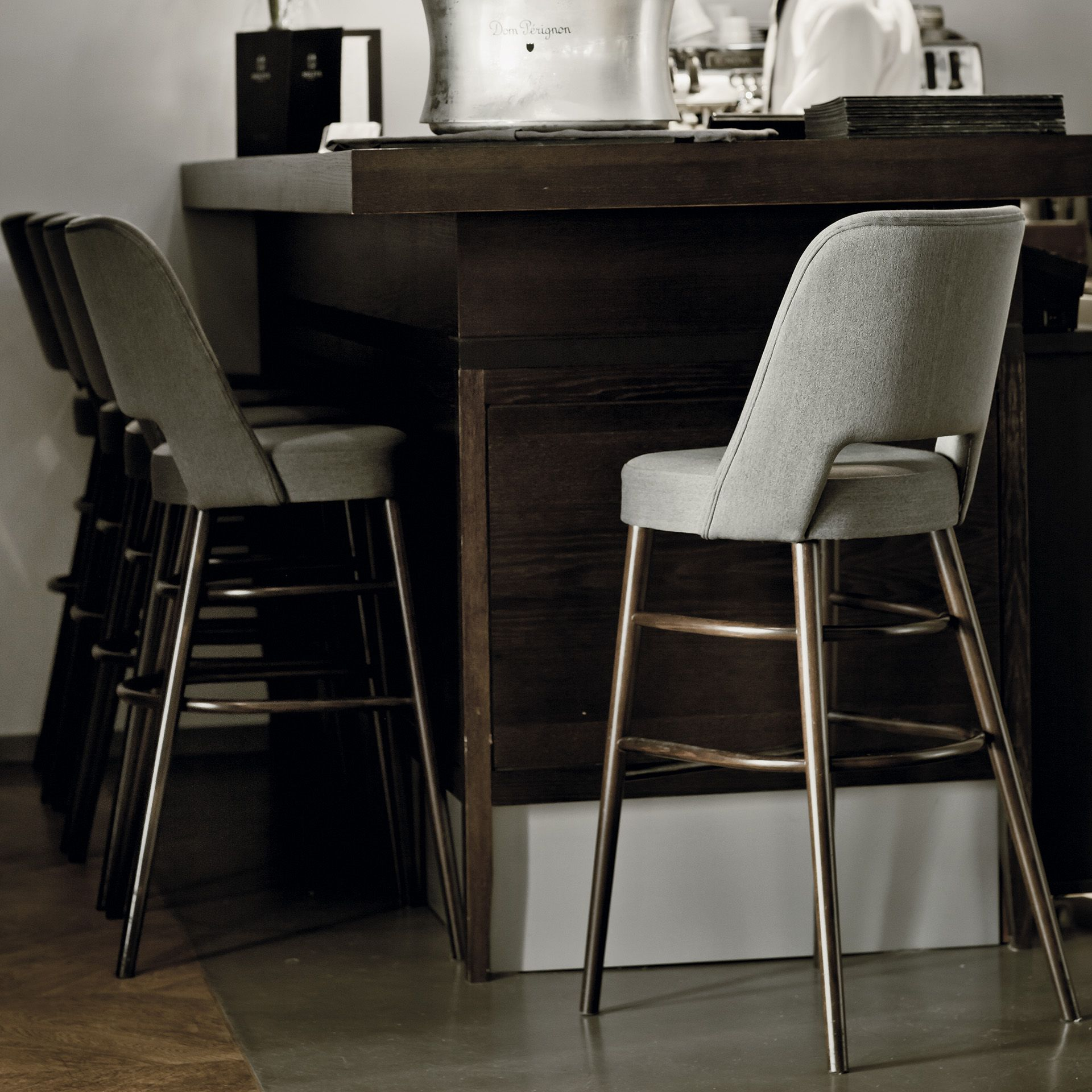 Fully upholstered bar stool in beech H-0042