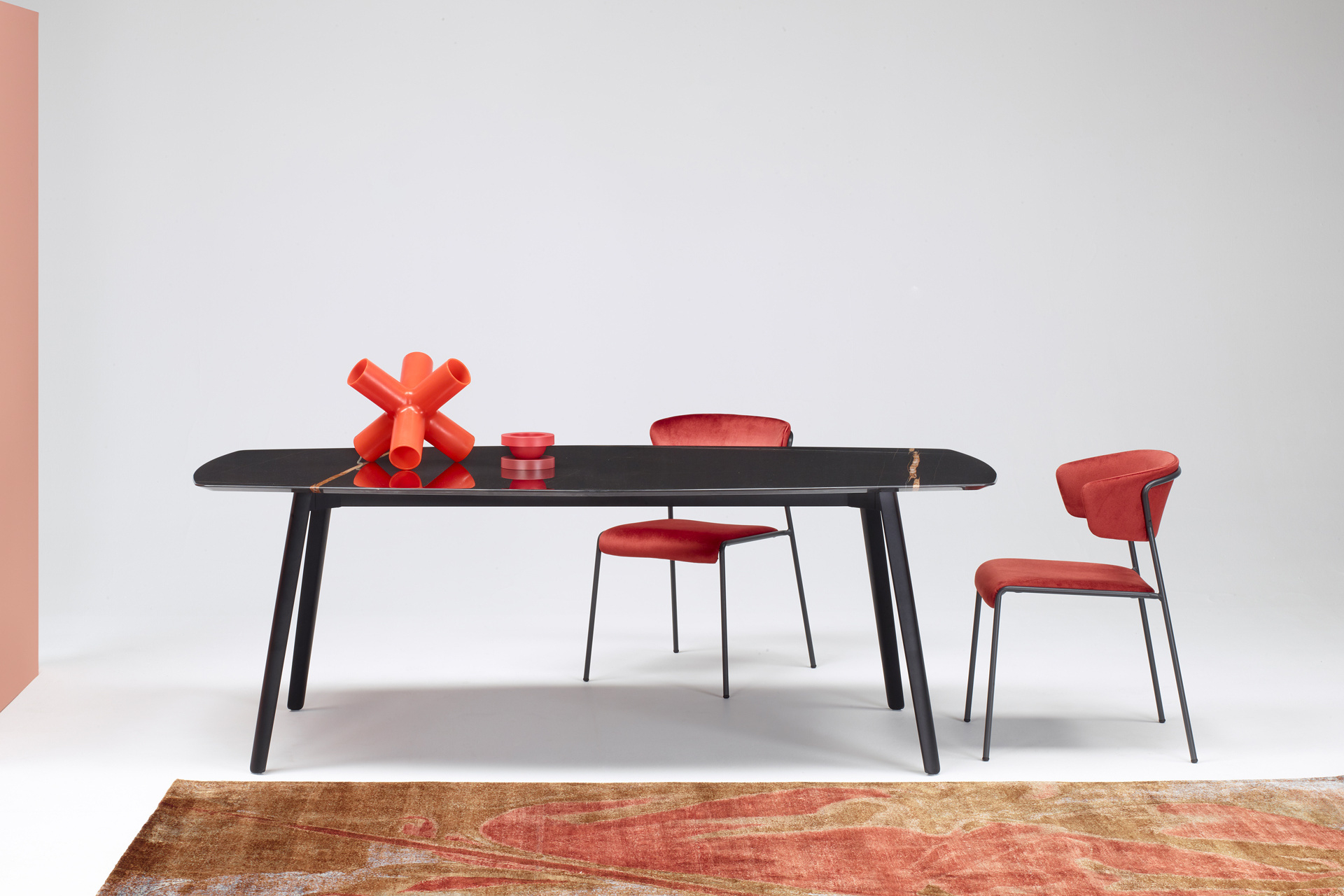 Die-cast aluminum table with a hexagonal 82x43" marble top Squid M 2438