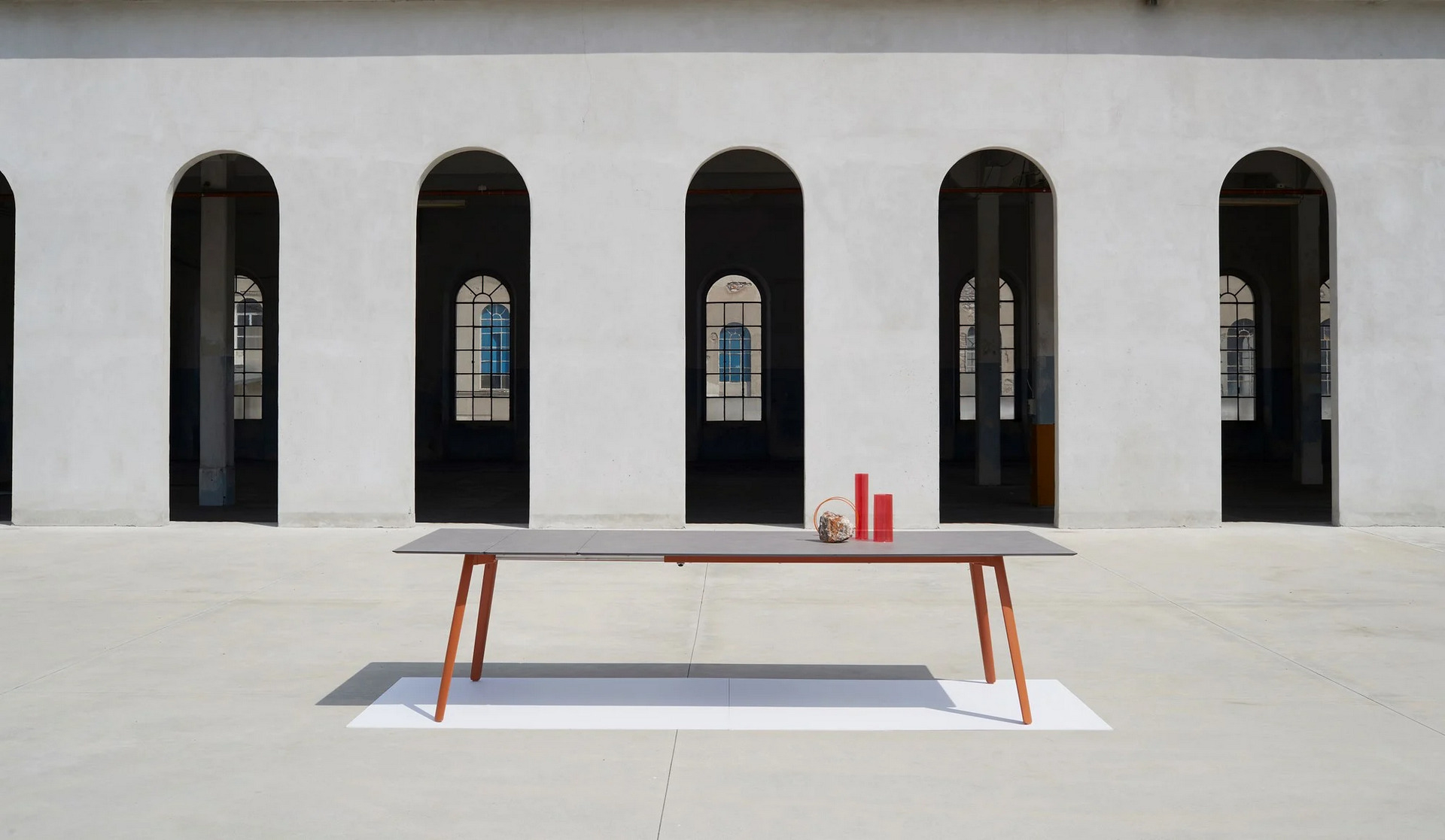Die-cast aluminum extending table with a rectangular 82/98/114x39" HPL top Squid 2439
