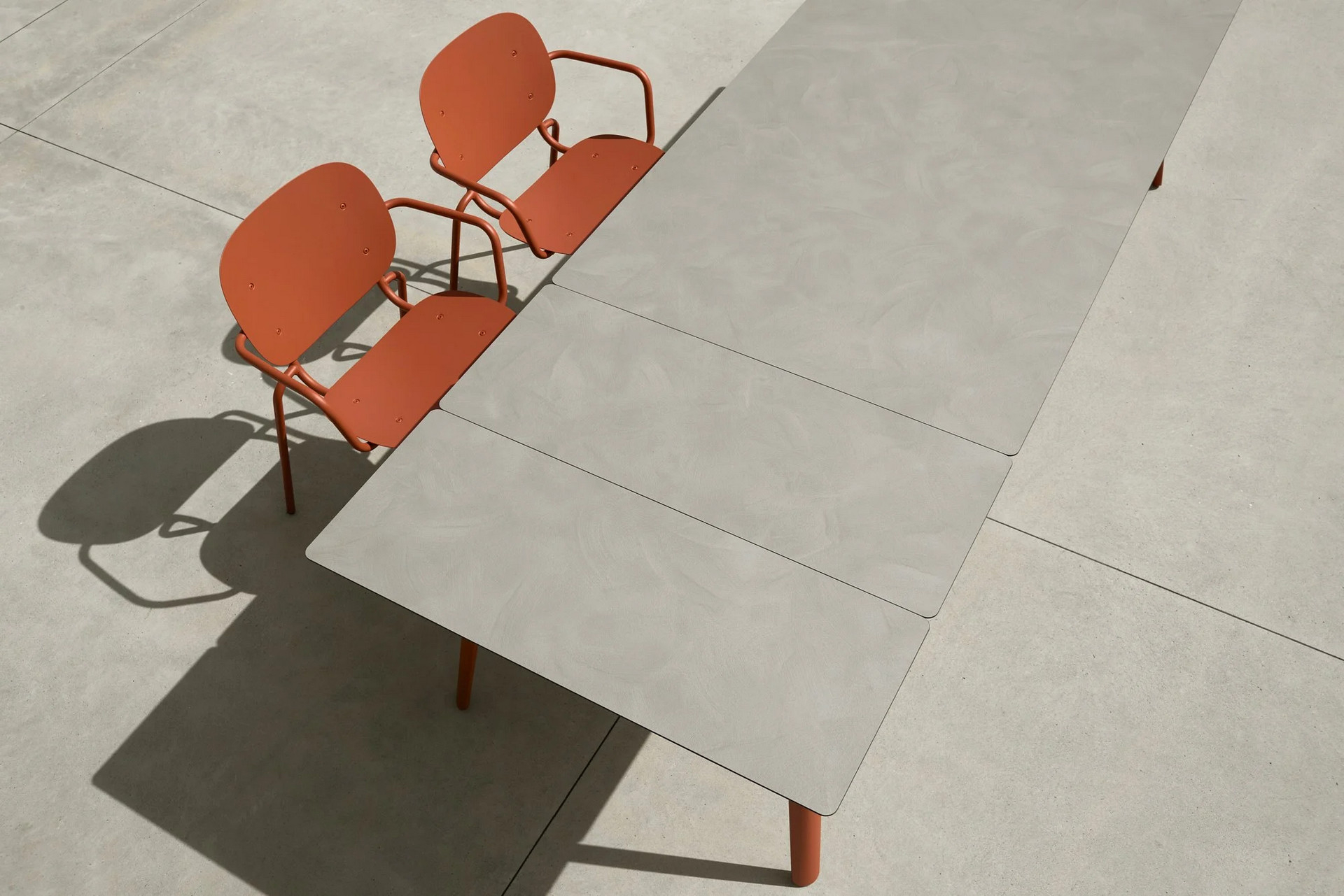 Die-cast aluminum extending table with a rectangular 82/98/114x39" HPL top Squid 2439