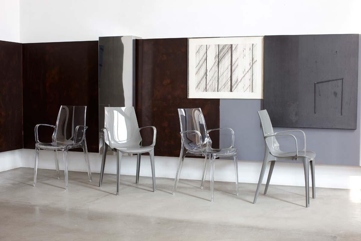 Transparent polycarbonate chair with armrests B-2654 Vanity