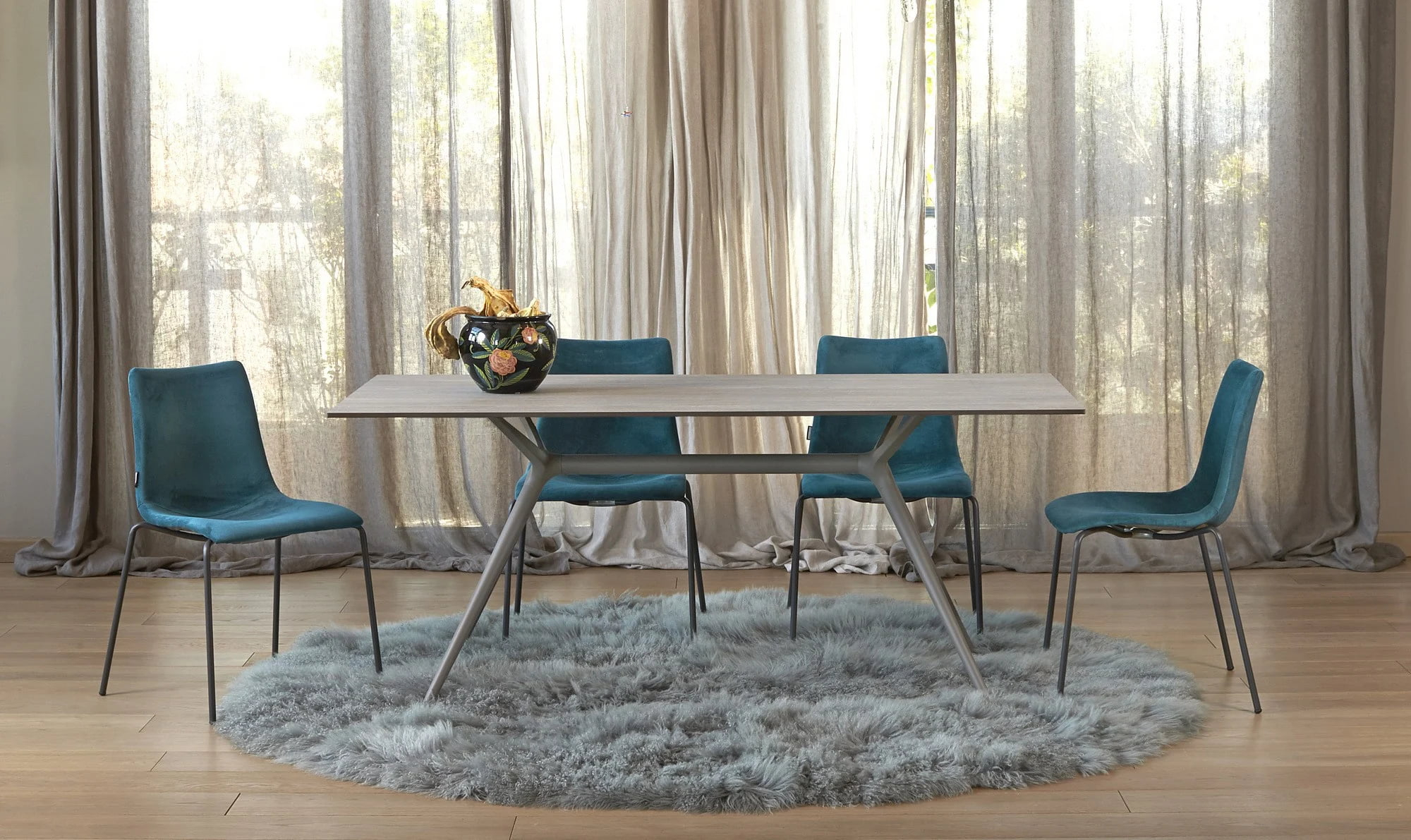 Base de mesa para exteriores con patas de acero y soporte de escuadras de aluminio Metropolis 7014 002