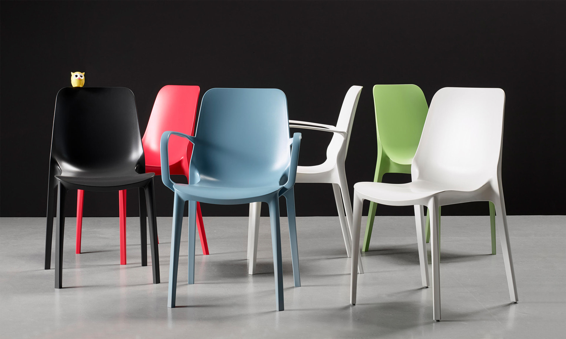 Silla de plástico apilable para exterior A-2334 Ginevra