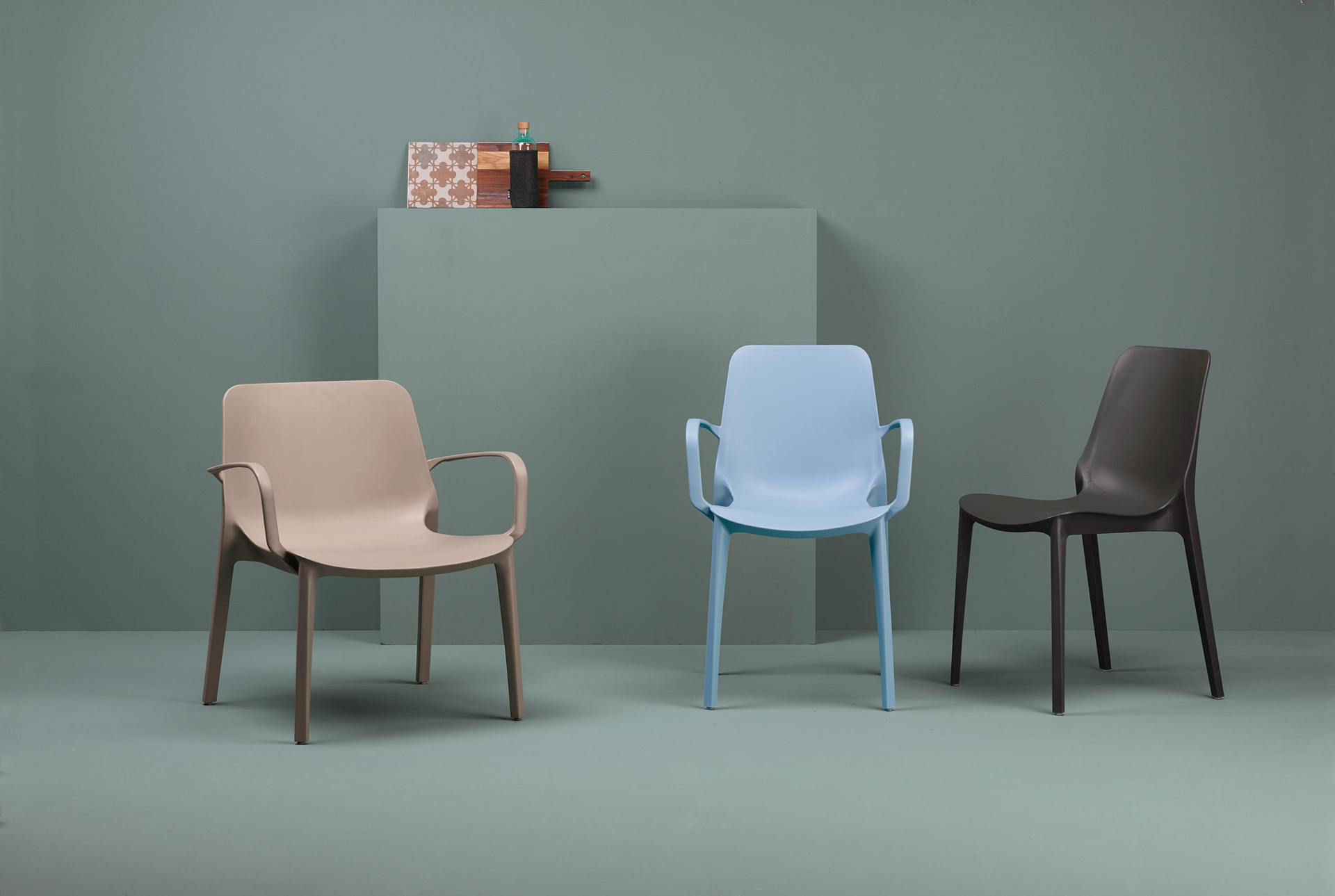 Silla de plástico apilable para exterior A-2334 Ginevra