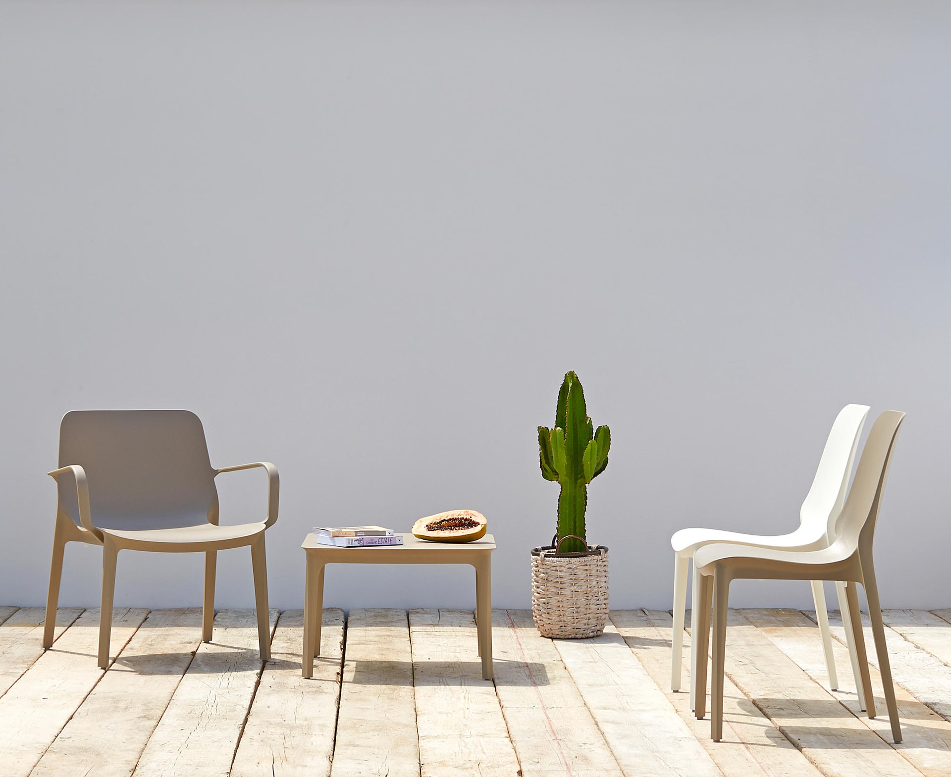 Silla de salón apilable en tecnopolímero M-2351 Ginevra