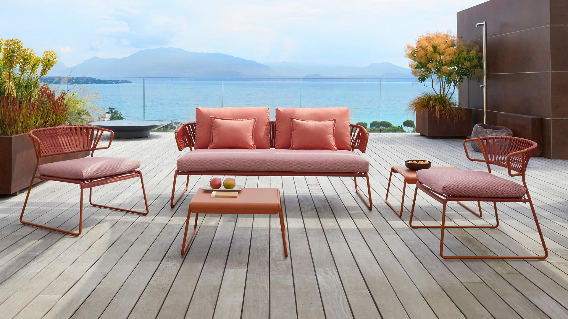 2/3 seater metal sofa with braided PVC back D-2885 Lisa Club