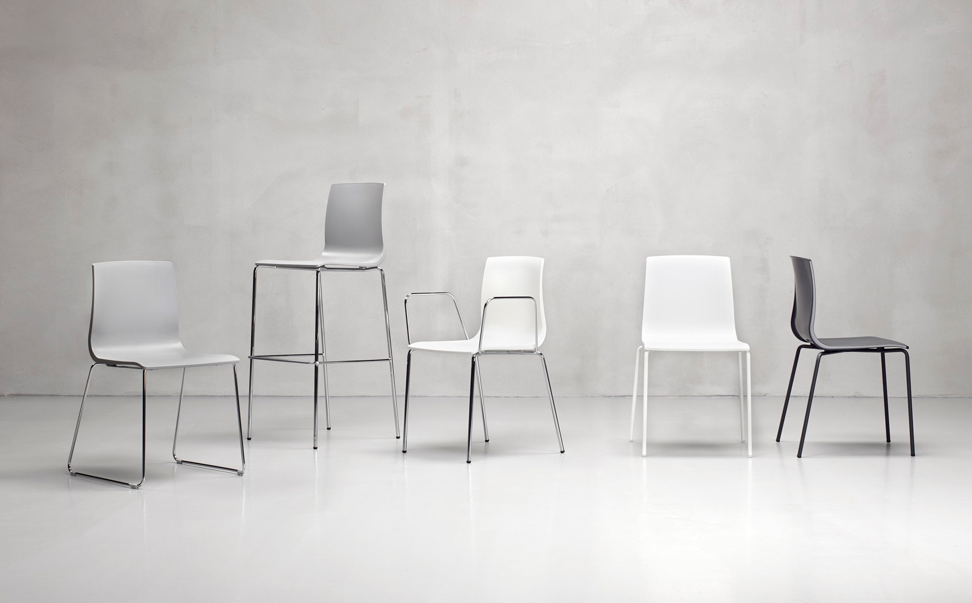 Bar stool with legs in steel and technopolymer shell H-2575 Alice