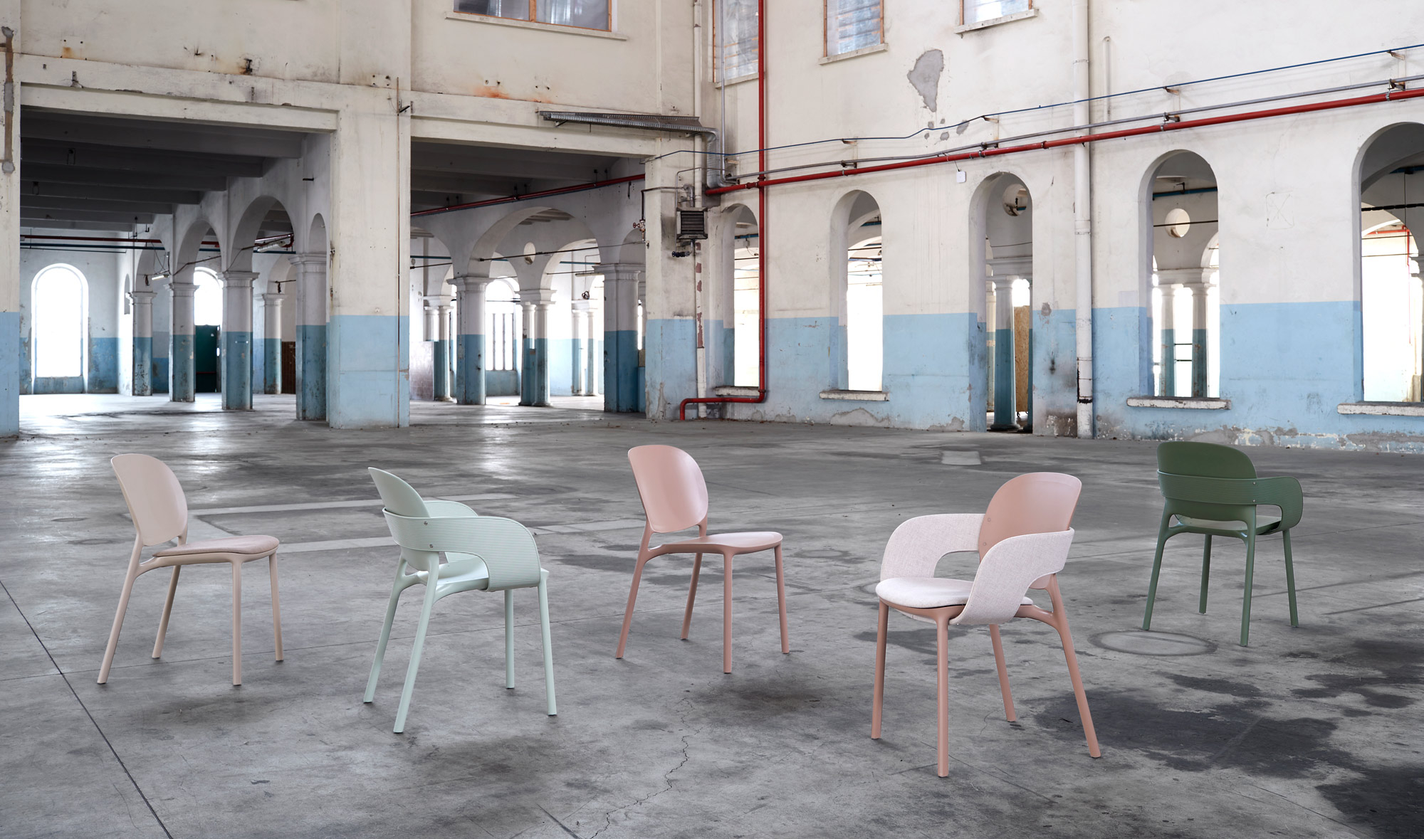 Stackable chair made of technopolymer A-2380 HUG
