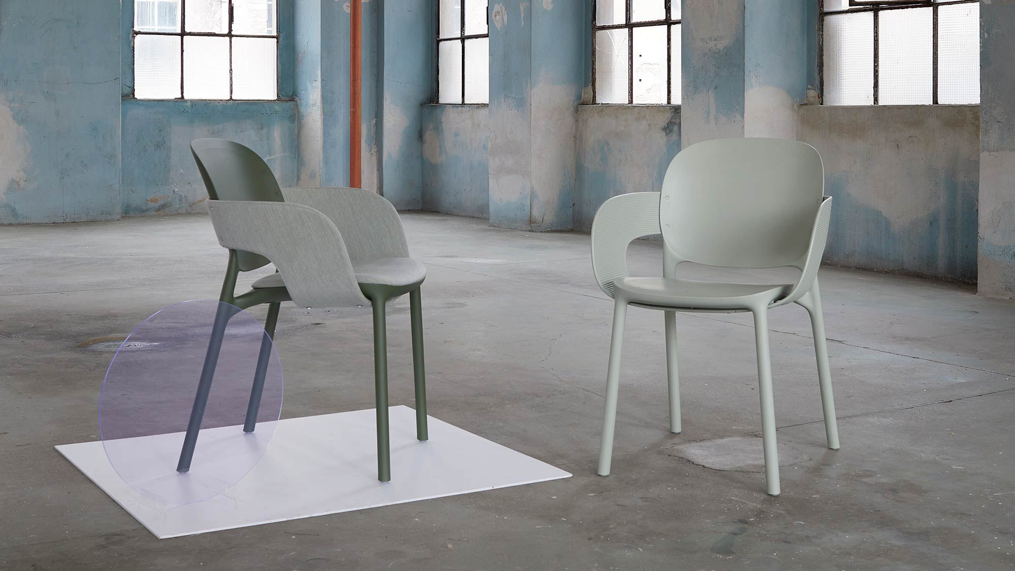 Stackable armchair made of technopolymer B-2382 HUG