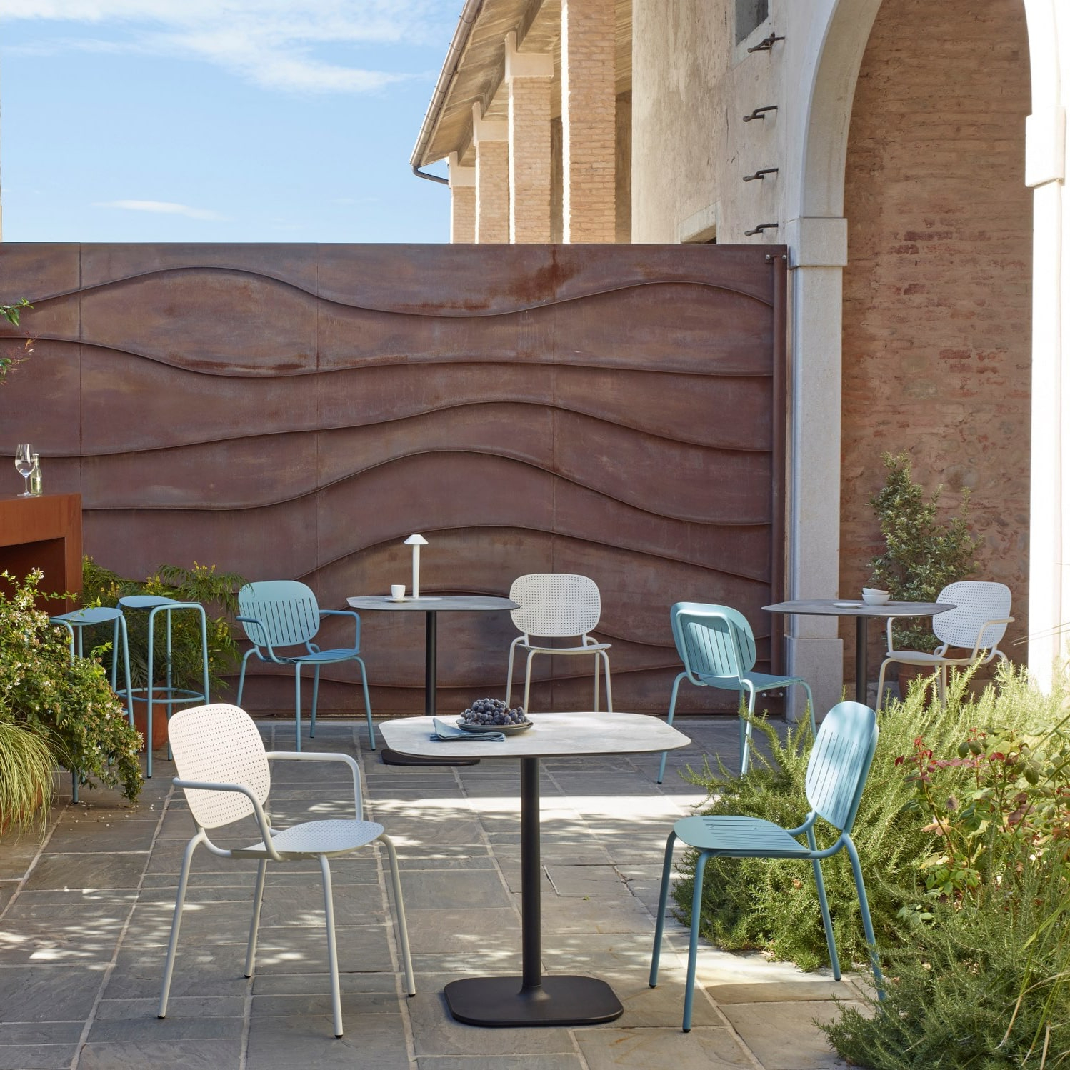 Stackable metal armchair B-2507 Si-Si Barcode
