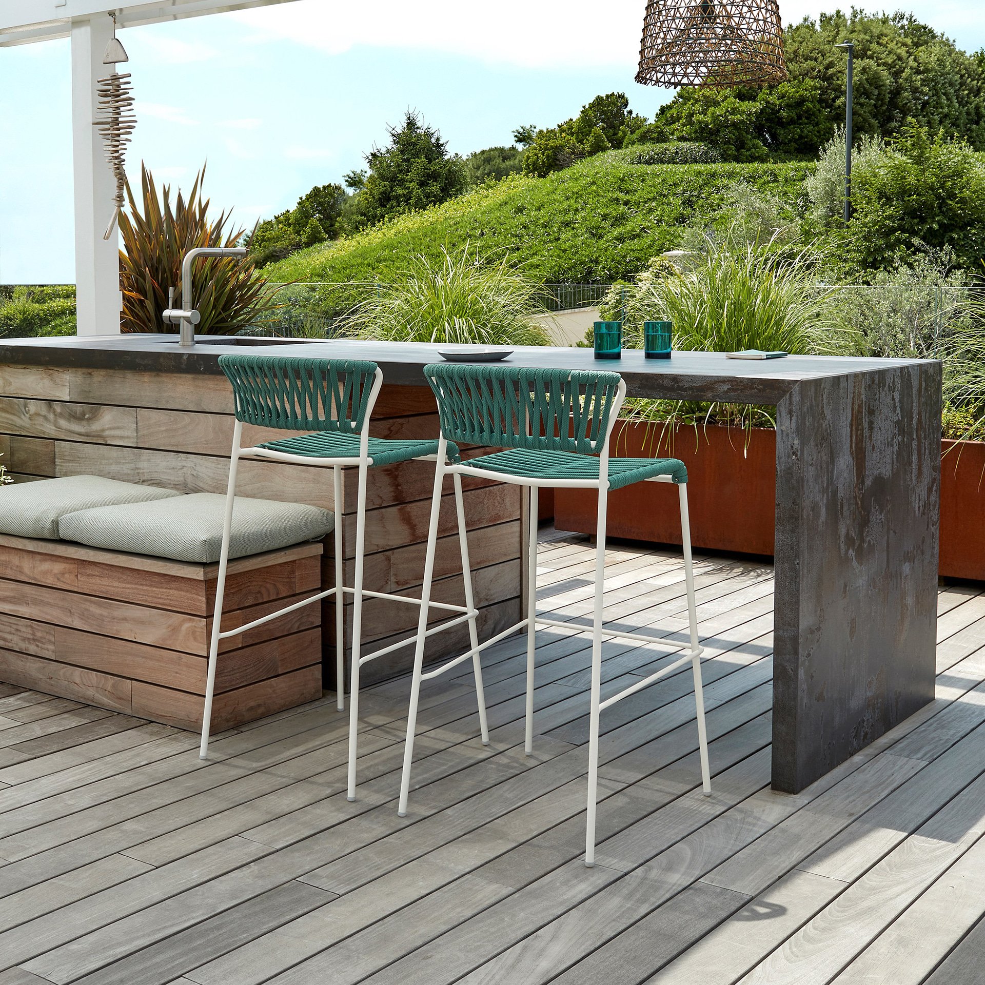 Stackable outdoor bar stool in steel and woven nautical rope H-2871 Lisa Filo
