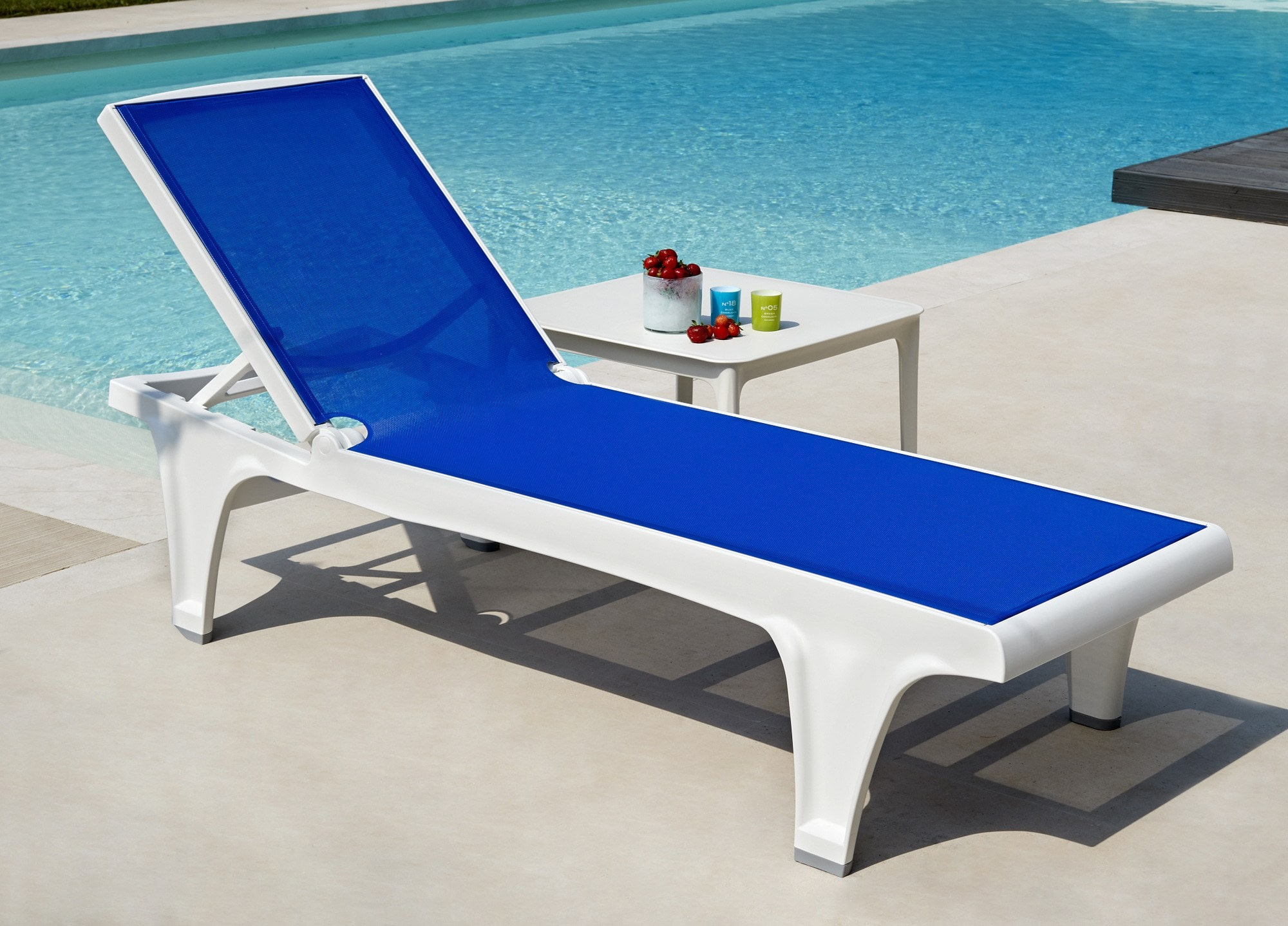 Reclining stackable technopolymer sunlounger with water repellent fabric Tahiti 2043