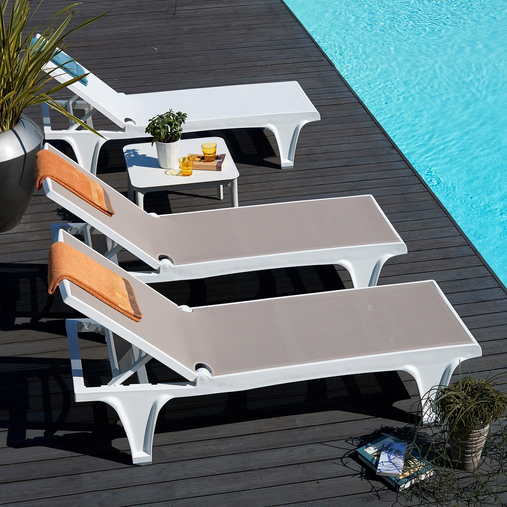 Reclining stackable technopolymer sunlounger with water repellent fabric Tahiti 2043