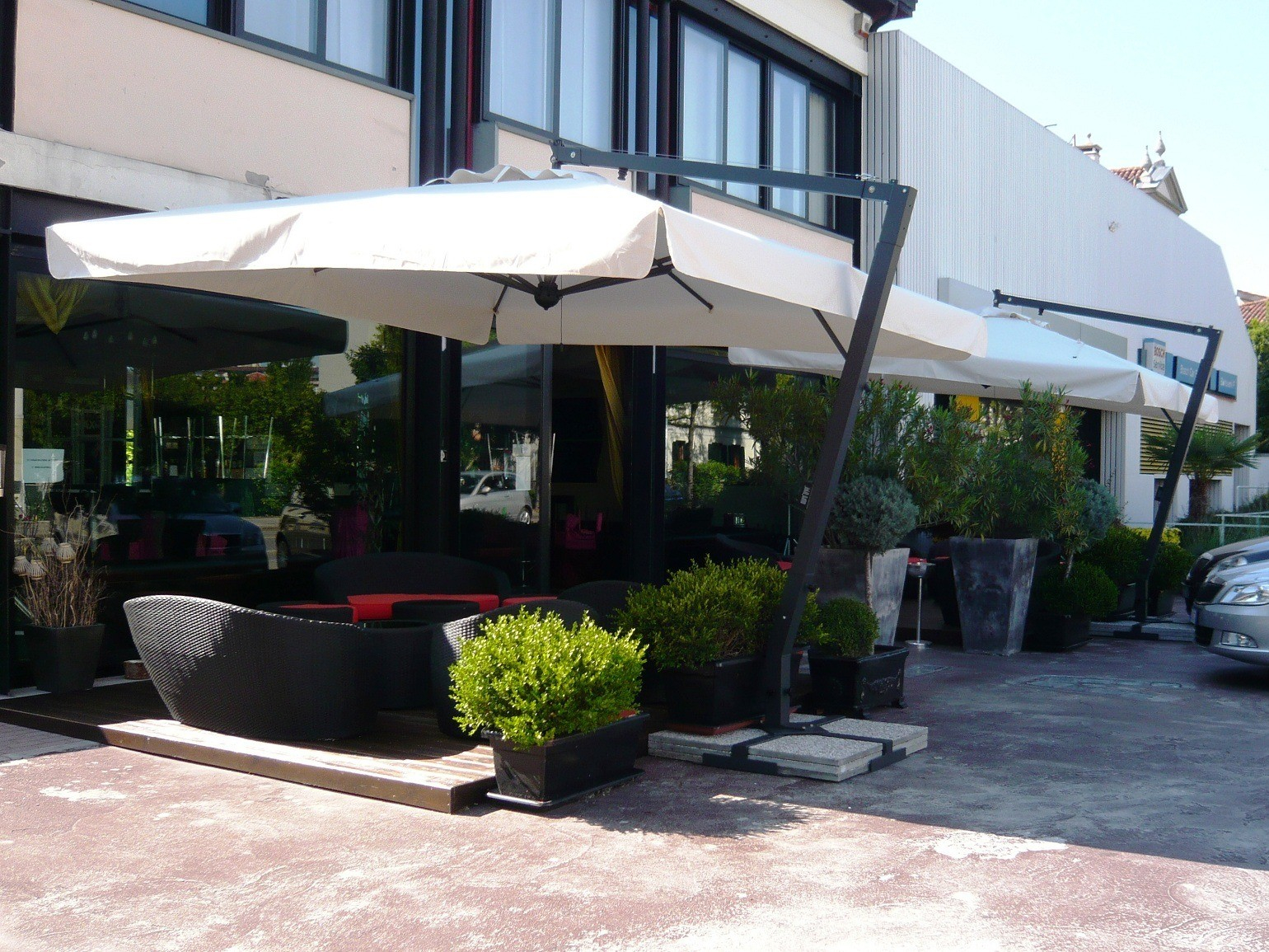 10'x10' Square Cantilever Umbrella Pompei