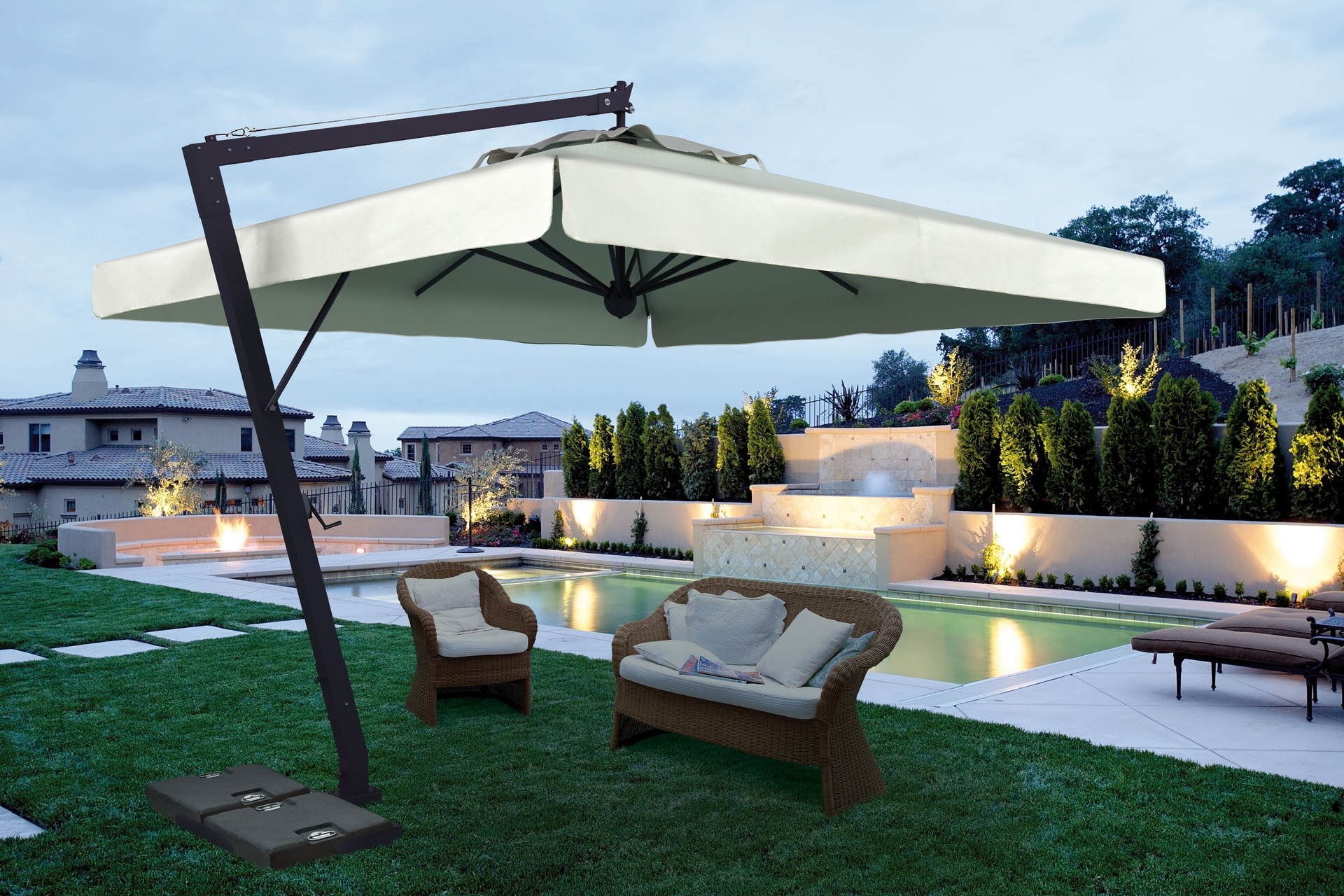 10'x10' Square Cantilever Umbrella Pompei
