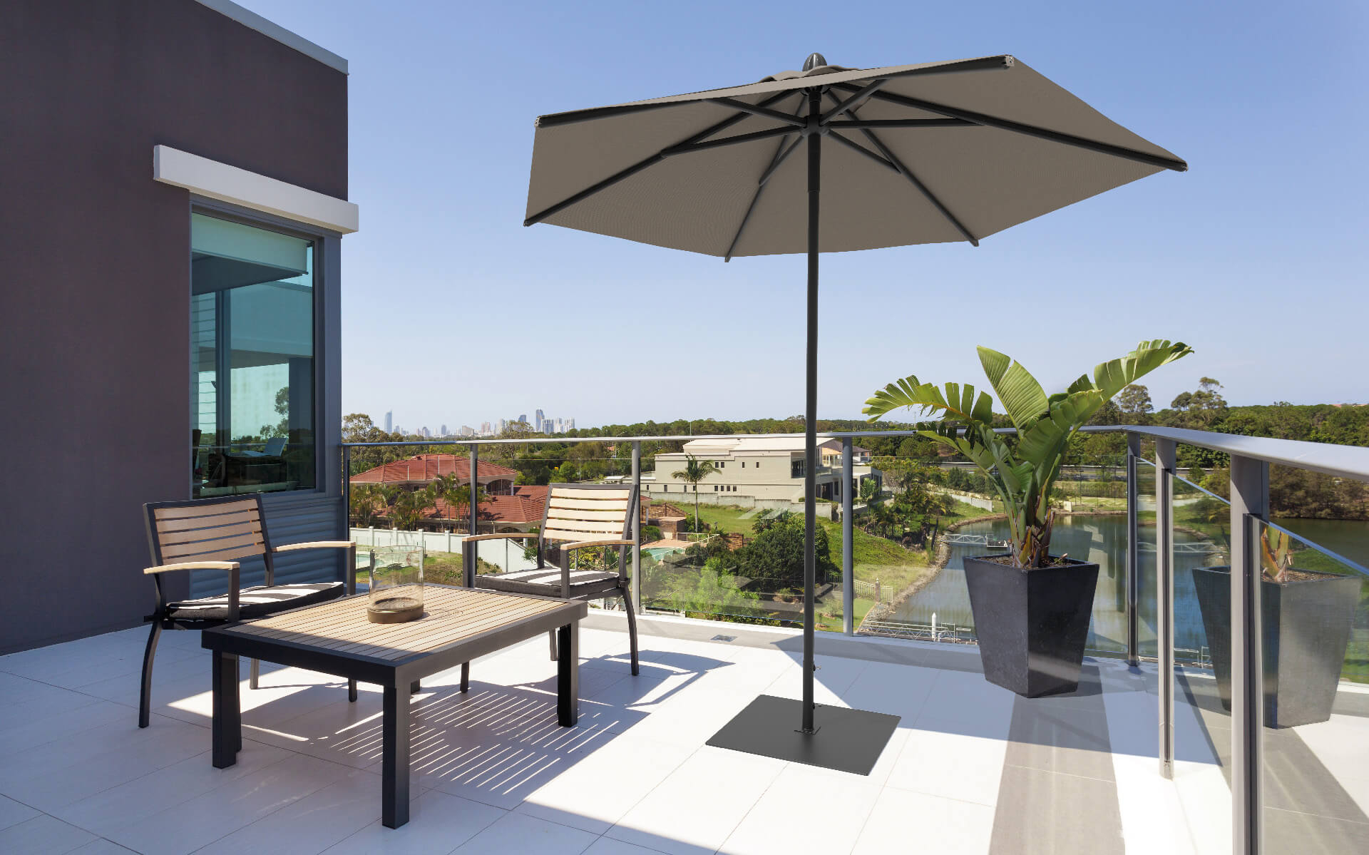 Ø 8'2" Round center post patio umbrella Lido
