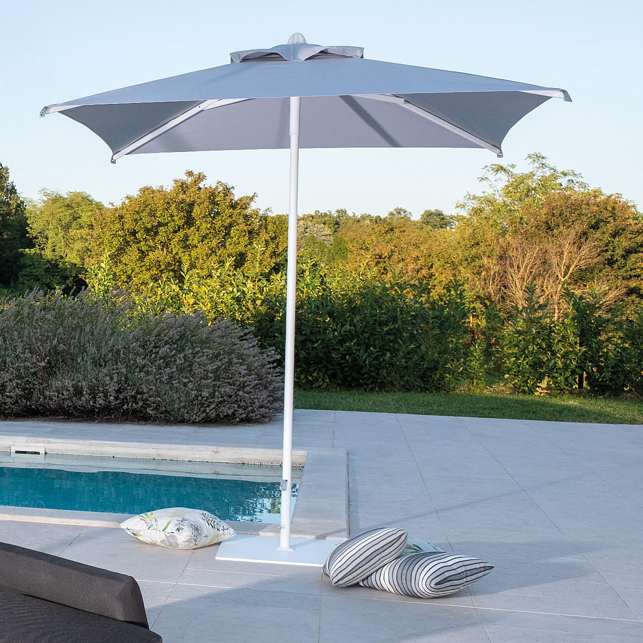 6'7"x6'7" Aluminium square center post umbrella Lido