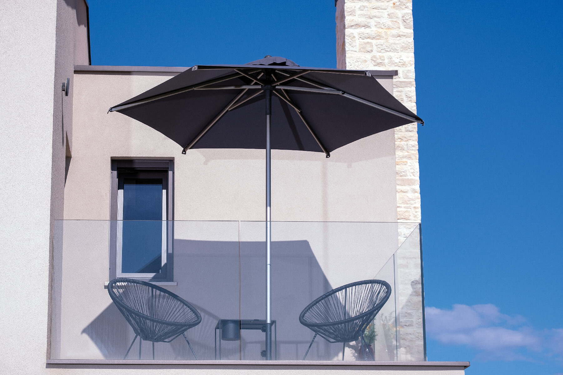 Ø 8'2" Round center post patio umbrella Lido