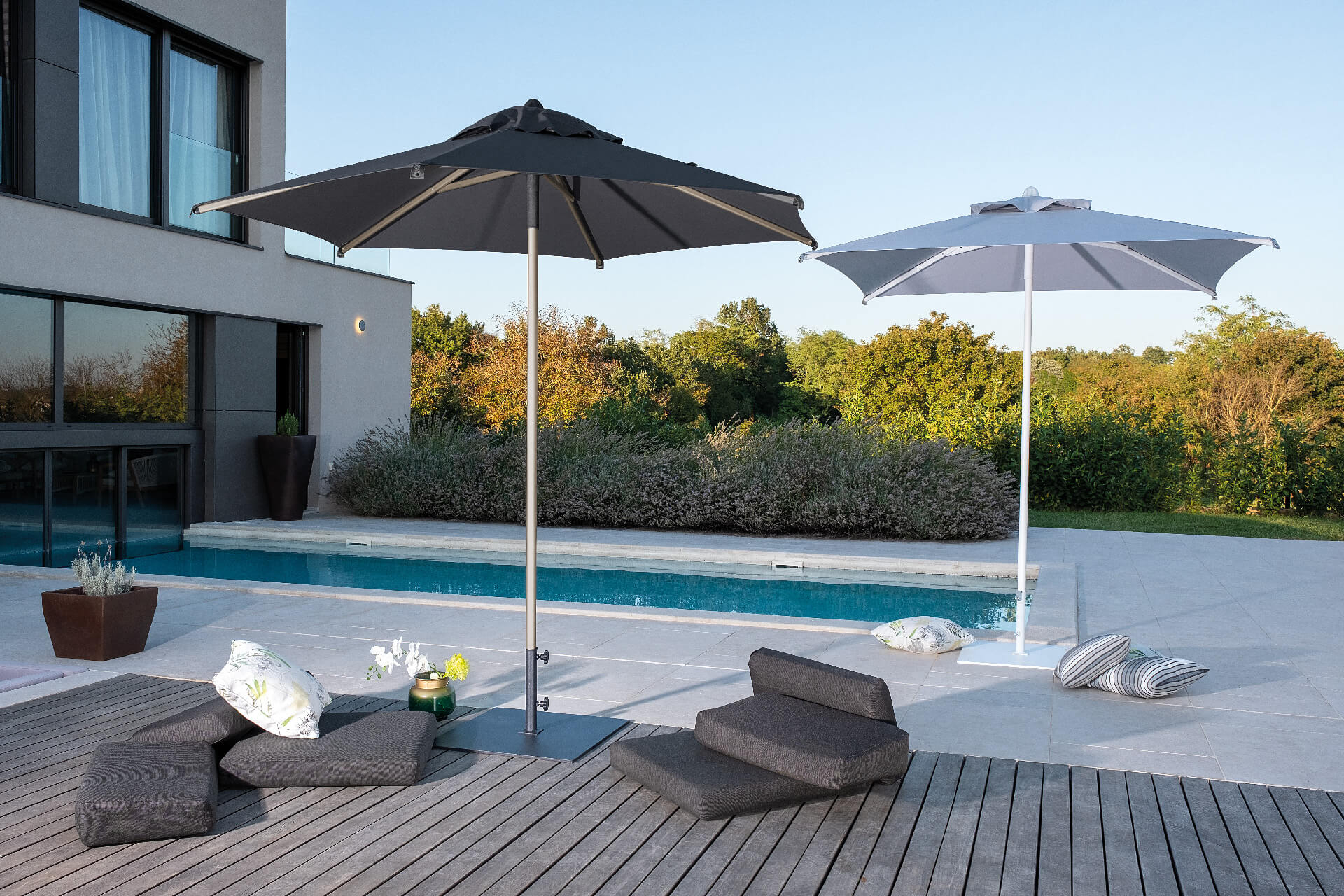 6'7"x6'7" Aluminium square center post umbrella Lido