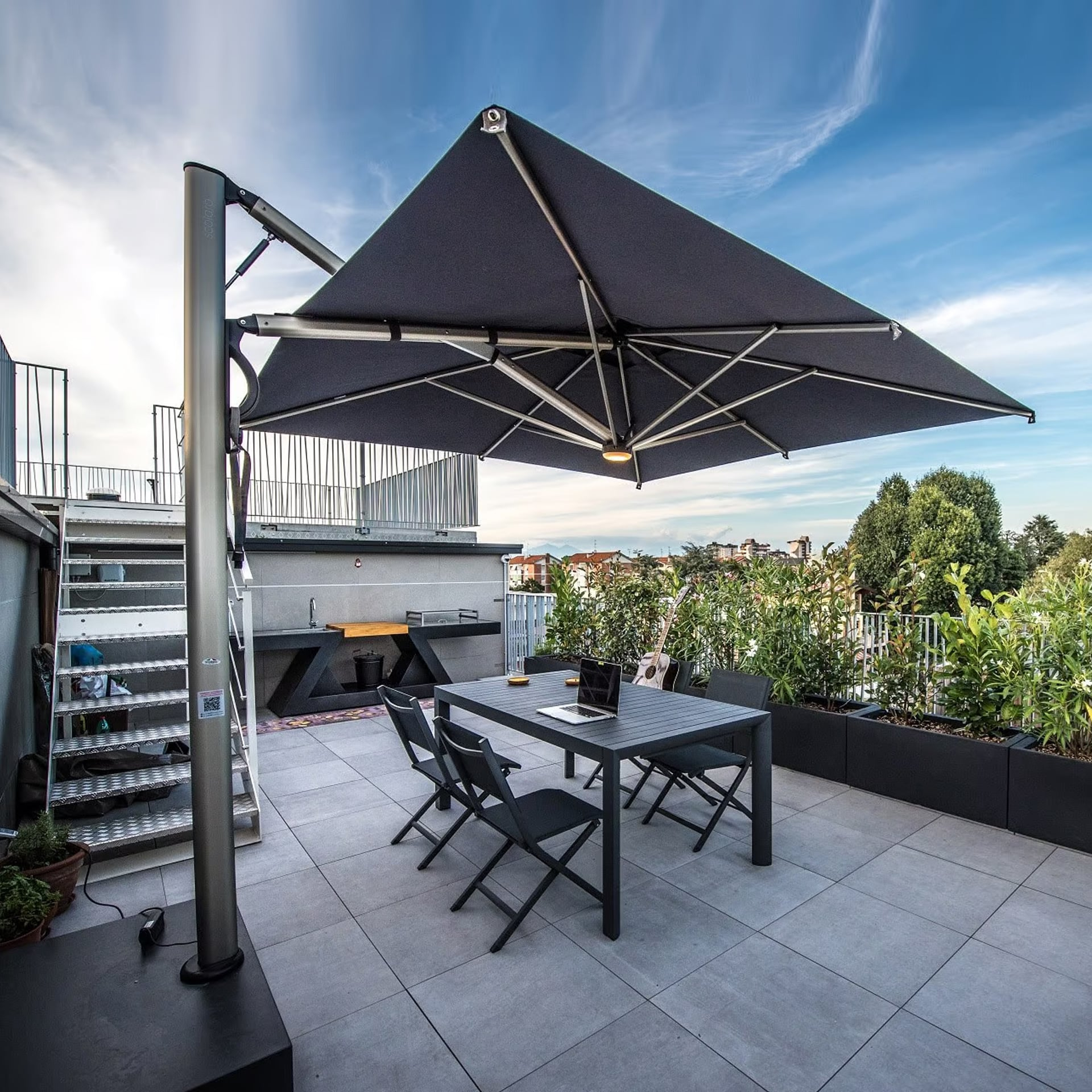 Cantilever umbrella 10'x10' with retractable system Astro C3030