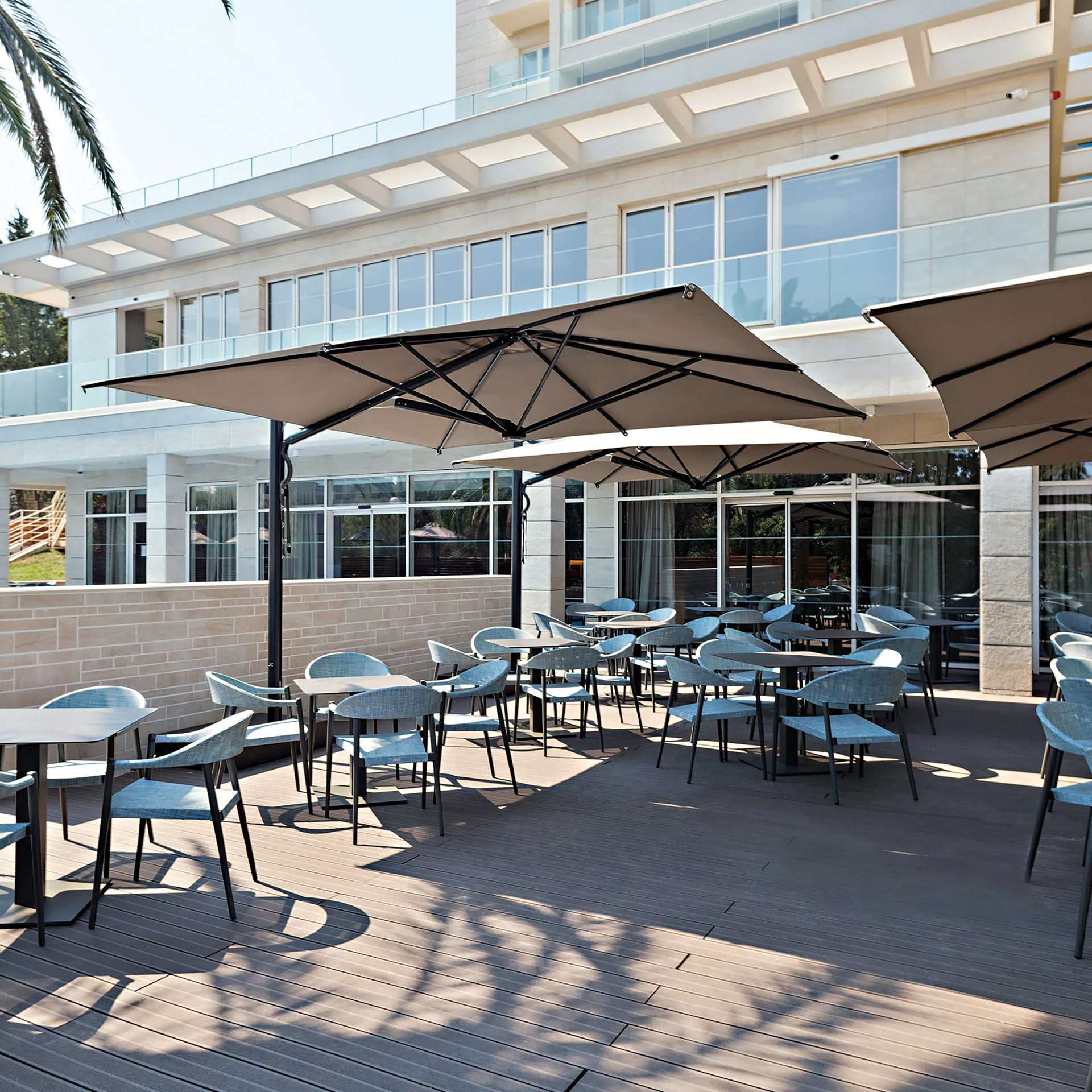 Cantilever umbrella 10'x10' with retractable system Astro C3030