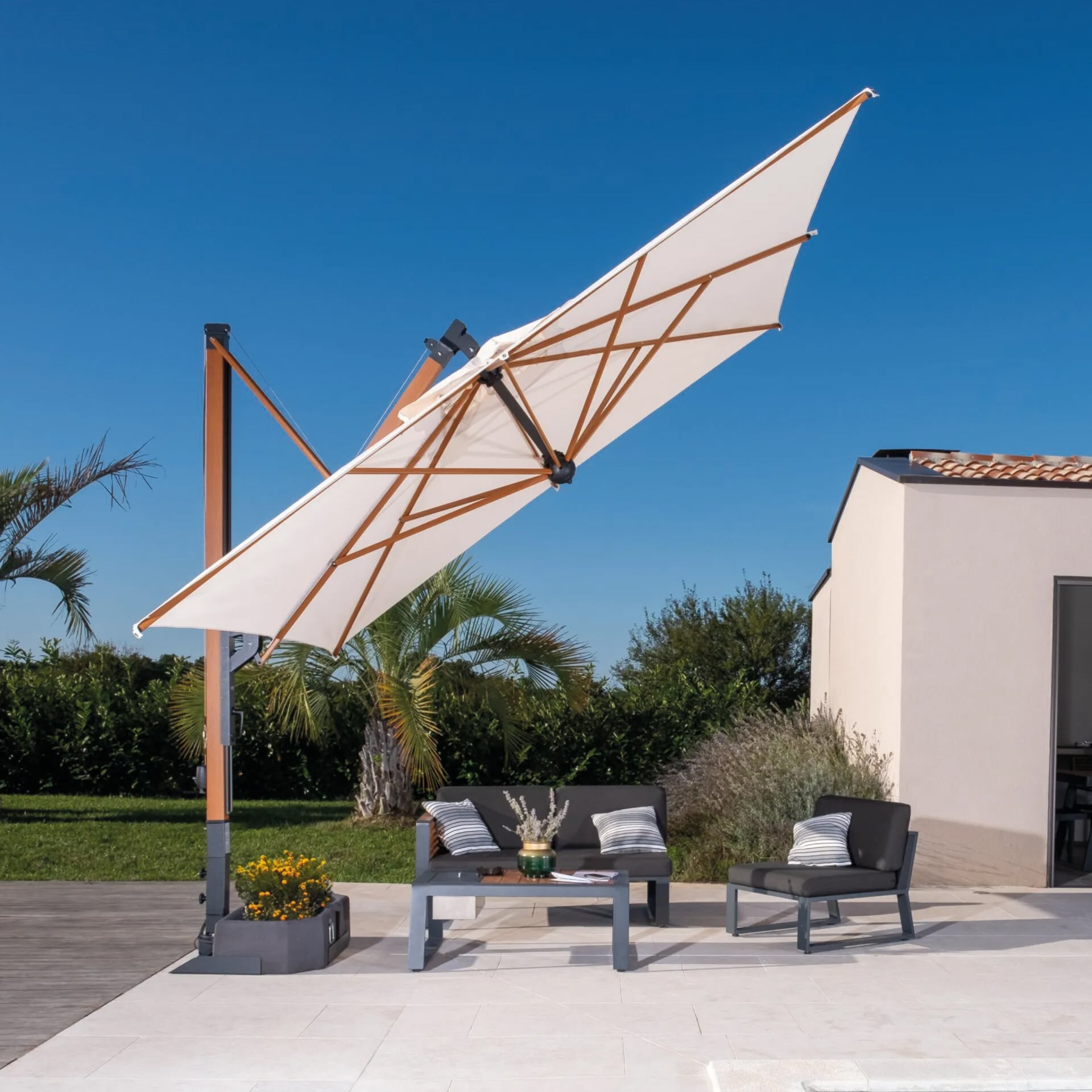 10 Ft Cantilever umbrella with retractable system Galileo C3030