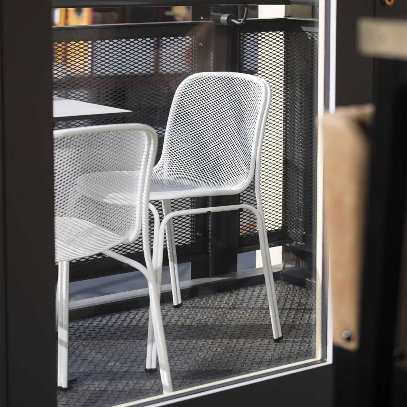 Metal mesh stackable chair A-Villa