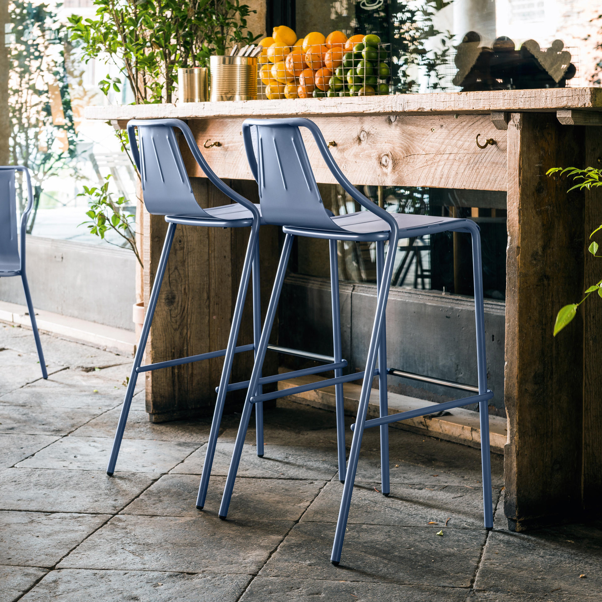 Stackable steel bar stool H-Ola M