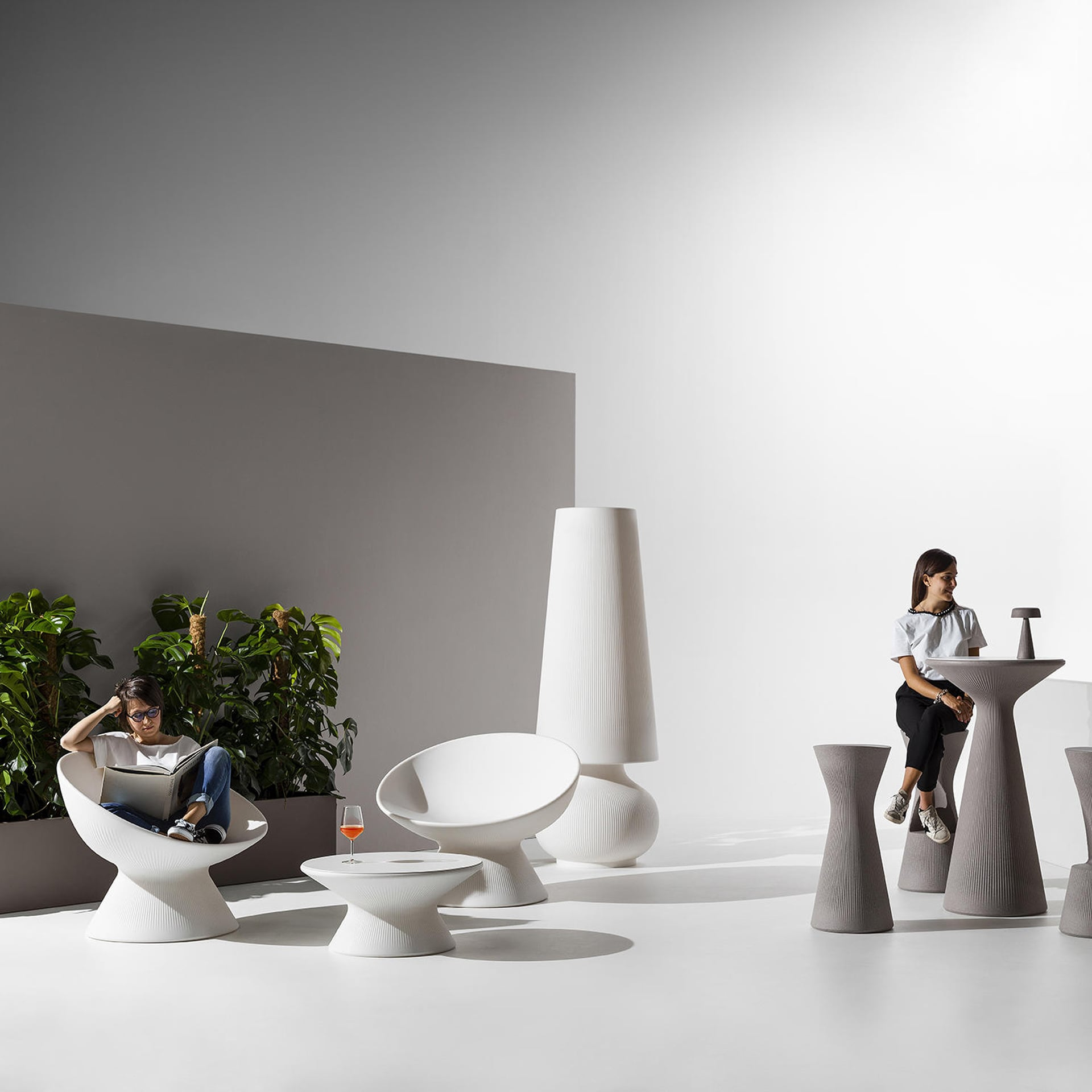 Polyethylene lounge armchair M-Fade
