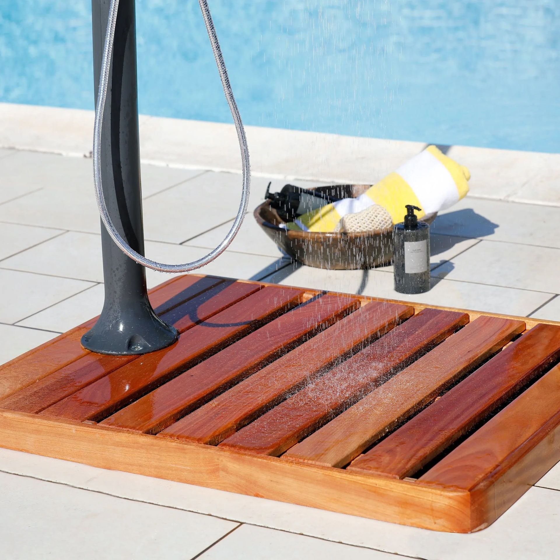 Freestanding outdoor shower with hand shower Funny Yin T345
